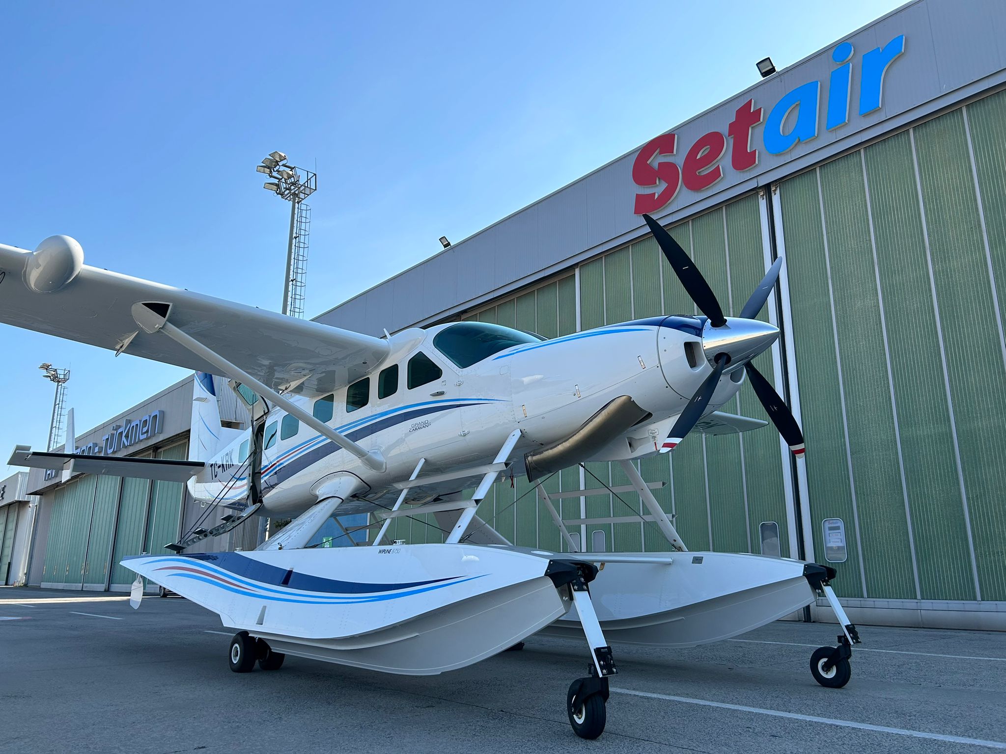 cessna-208B-grand-caravan-ex-tc-mrn